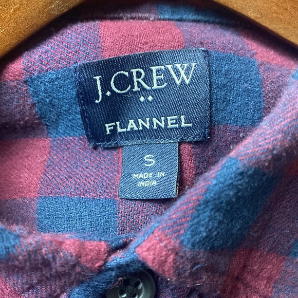 J crew flannel in burgundy & navy check size small - Picture 2 of 3